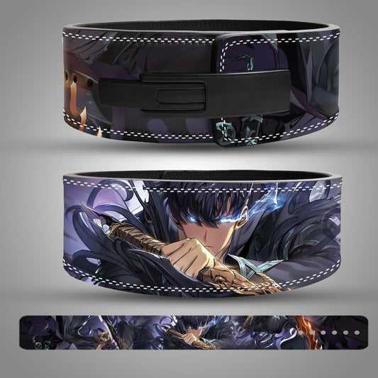 Solo Leveling weightlifting belt featuring the character Sung Jinwoo in a dark, dynamic pose with glowing blue eyes and an Assassin's Dagger.